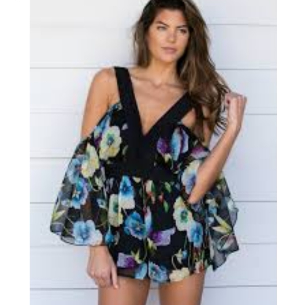 New with tags!!! Luxxel romper